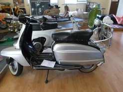 Lambretta argento restaurata in negozio